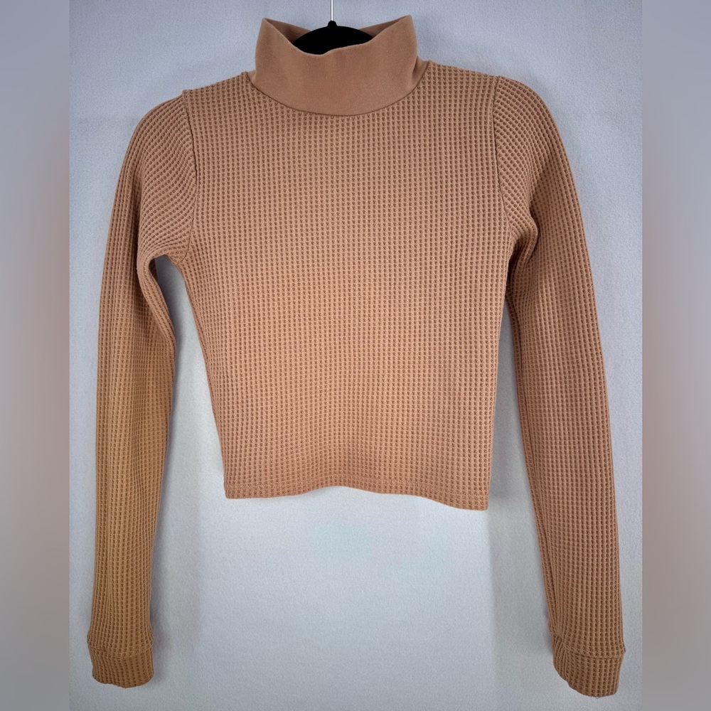 Aerie Women’s Tan Long Sleeve Mocked Neck Waffle Cropped Top Sz M